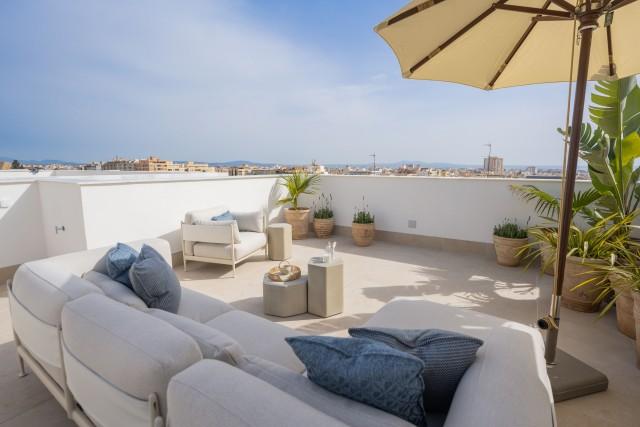 Luxurious penthouse with roof terrace for sale in Palma, Mallorca