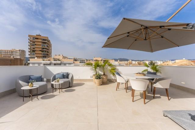 Luxurious penthouse with roof terrace for sale in Palma, Mallorca