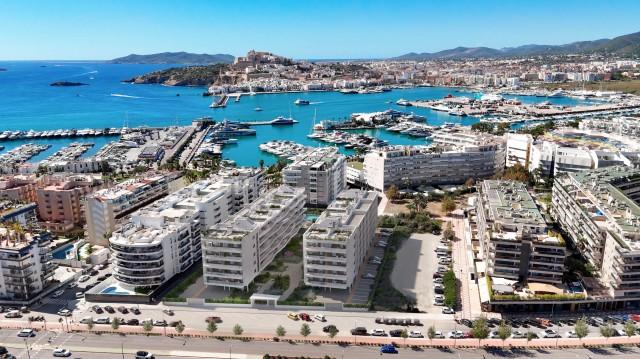 Spacious penthouse for sale in a new development near the port of Ibiza