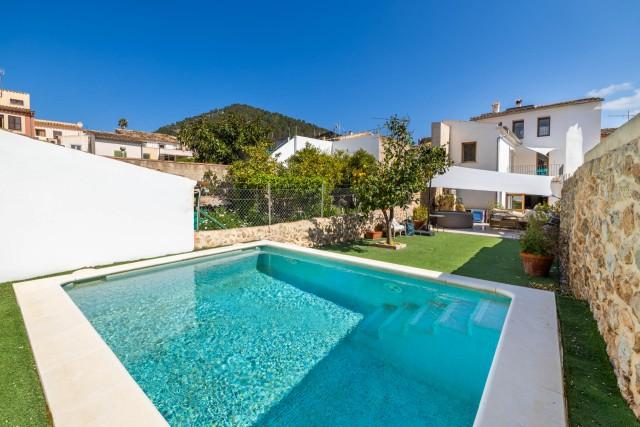 Impresionante casa de pueblo reformada en venta en el corazón de Alaró, noroeste de Mallorca