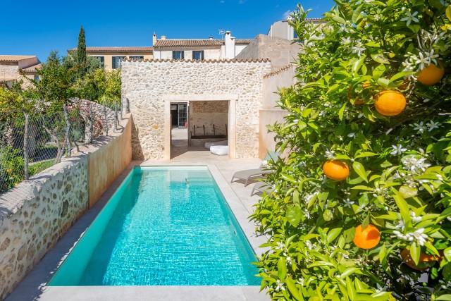 Renovated town house for sale in charming Campanet, North Mallorca
