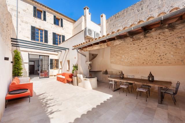 Renovated town house for sale in charming Campanet, North Mallorca