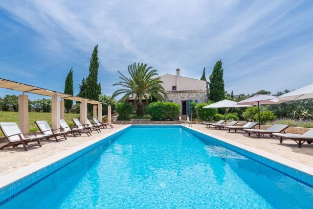 Beautiful rustic finca for sale in Petra, Central Mallorca