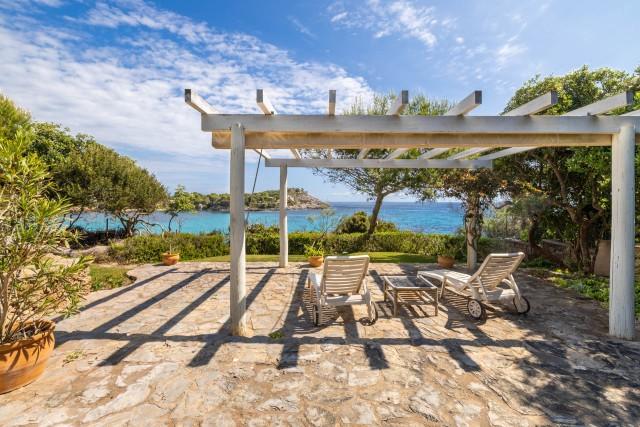 Grundstück am Meer mit Baugenehmigung kaufen in der Nähe von Capdepera, Nordost-Mallorca