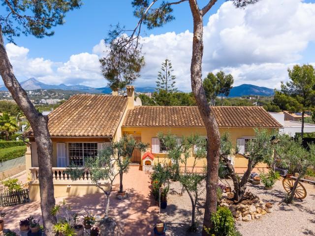 Unique opportunity: Villa to renovate for sale in Santa Ponsa, Mallorca southwest