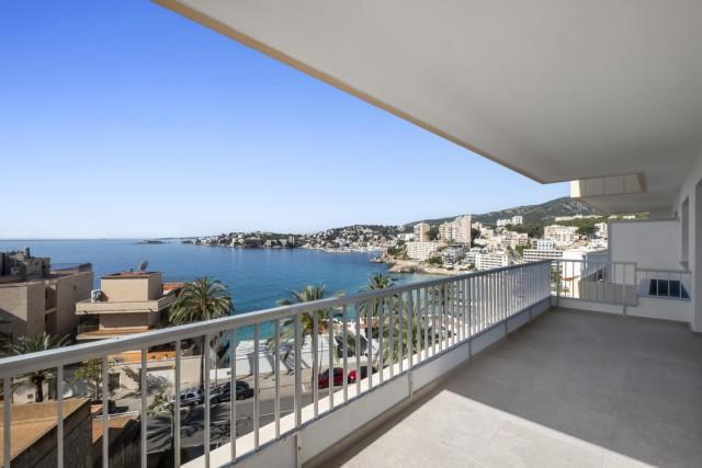 Stilvoll renovierte Wohnung mit Meerblick in Cala Major, Palma, Mallorca, zu verkaufen
