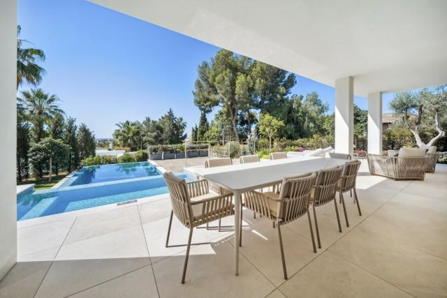 Villa moderna con vistas al mar en venta en Bendinat, Mallorca suroeste