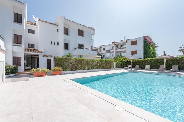 Fantástico apartamento en planta baja con jardín en venta en Puerto Pollensa, norte de Mallorca