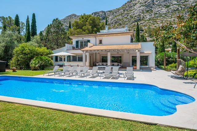 Luxury villa for sale in Pollensa with rental license – High Income Investment Opportunity