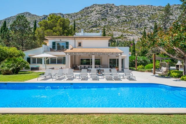 Luxuriöse Villa mit Vermietungslizenz kaufen in Pollensa, Nord-Mallorca