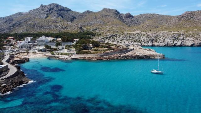 Elegant coastal house for sale in Cala San Vicente, North Mallorca