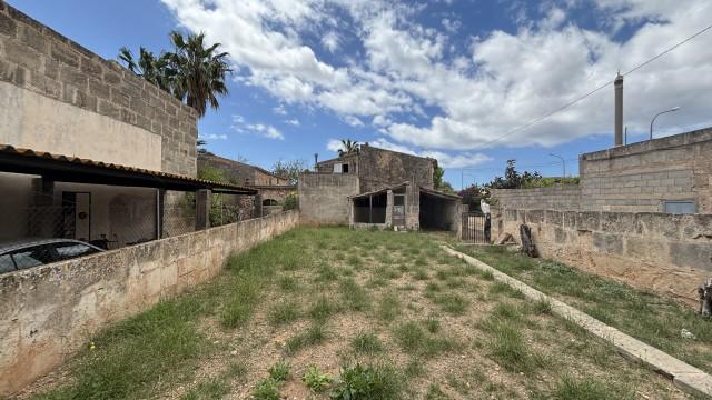 Investment plot with great connection for sale in Ses Salines, Southeast Mallorca