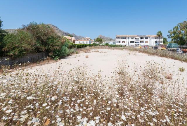 Prime plot with mountain views for sale in Puerto Pollensa, north Mallorca
