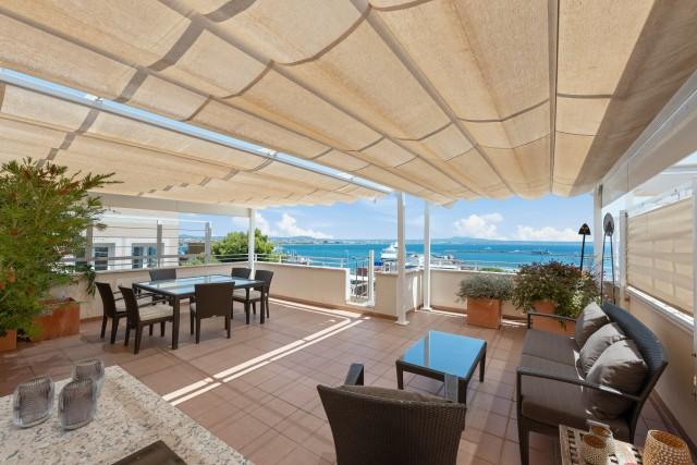 Excepcional ático con impresionantes vistas al mar en venta en Palma, Mallorca
