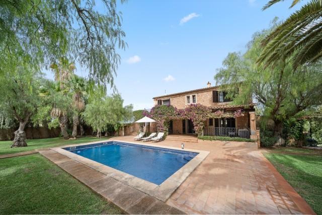 Mallorcan estate with olive grove for sale in Campos, South Mallorca