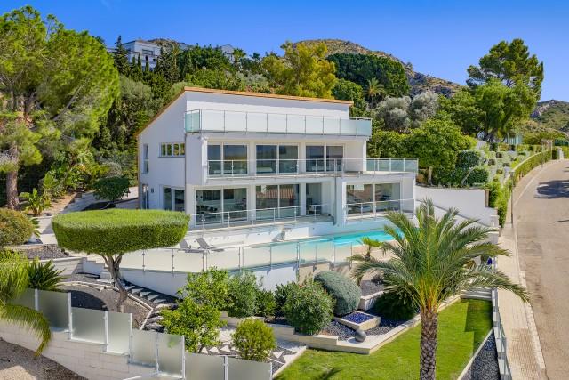 Exclusive villa with sea views and pool for sale in Bonaire, North Mallorca