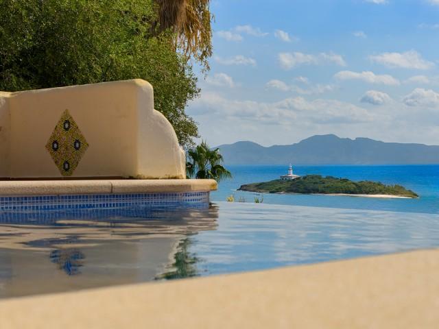 Charming villa for sale in Alcanada, Northeast Mallorca