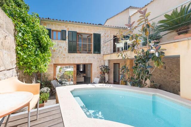 Charming town house with pool for sale in Pollensa Old Town, North Mallorca