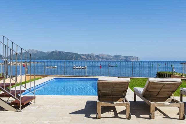 Elegant seafront villa with amazing views for sale in Alcudia, North Mallorca