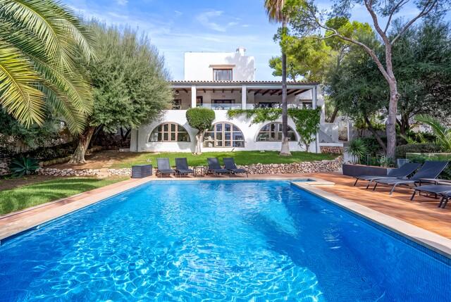 Villa by the beach for sale in Cala d’Or, southeast Mallorca