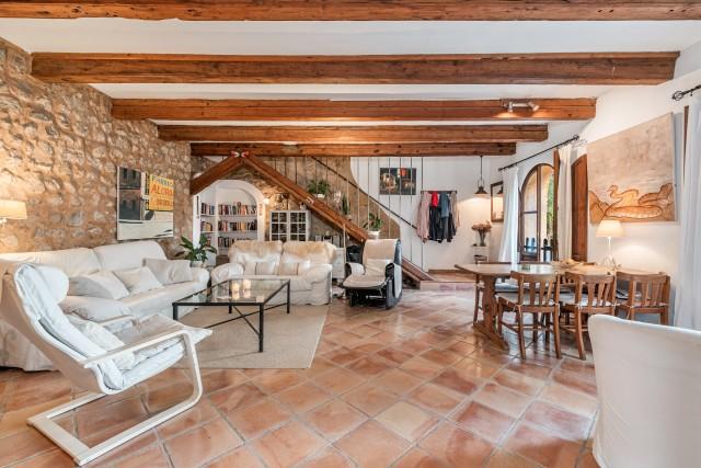 Country home with mountain views for sale in S’Arracó, Andratx, Southwest Mallorca