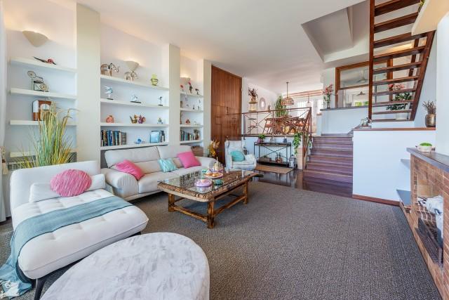 Semi-detached villa for sale overlooking the marina Bonaire, North Mallorca