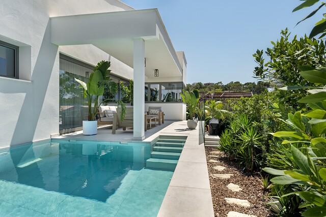 Villa with pool and sea views for sale in Bonaire, North Mallorca