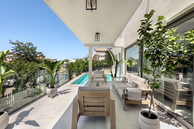 Villa with pool and sea views for sale in Bonaire, North Mallorca