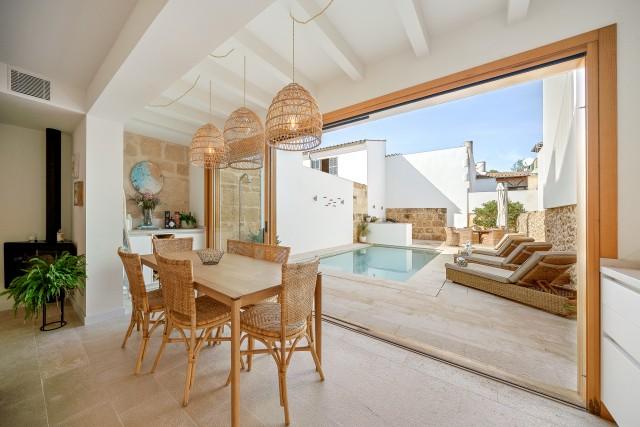 Elegant renoviertes Dorfhaus mit Pool kaufen in Pollensa, Nord-Mallorca