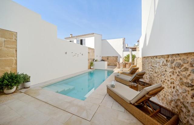 Elegant renoviertes Dorfhaus mit Pool kaufen in Pollensa, Nord-Mallorca