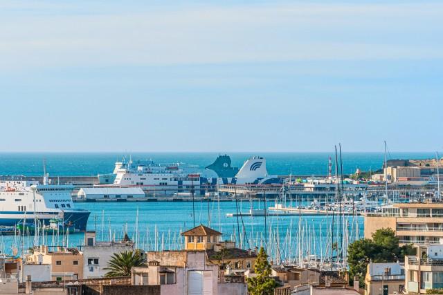 Bright penthouse with large terrace for sale in Santa Catalina, Palma de Mallorca
