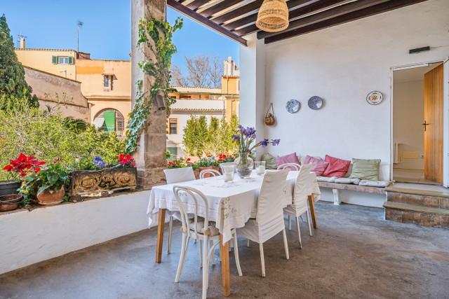 Unique apartment with historic charm for sale in Palma, Mallorca