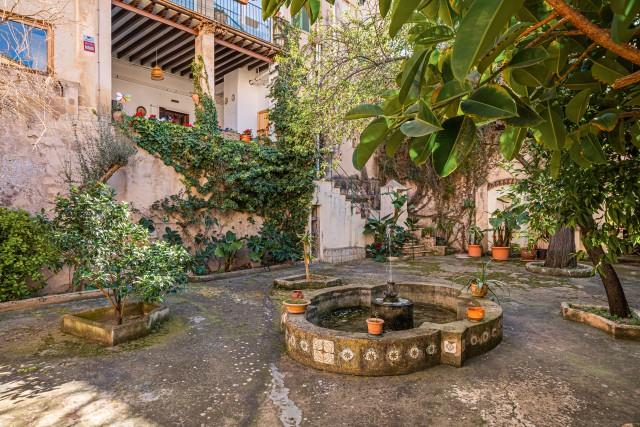 Unique apartment with historic charm for sale in Palma, Mallorca