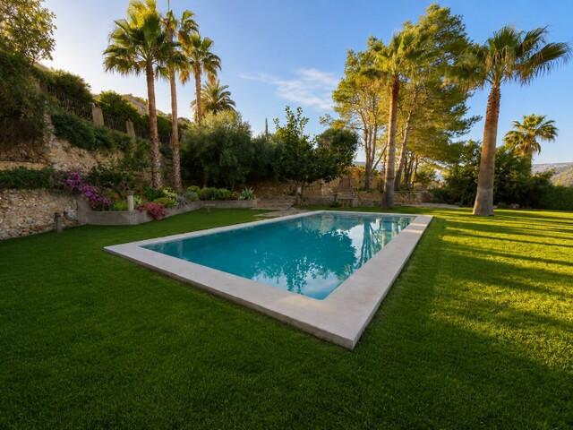 Unique estate with renovation project for sale in Campanet, North Mallorca