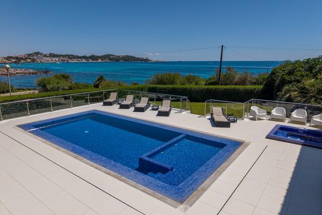 Villa in erster Meereslinie kaufen in Cala Ratjada, Nordost-Mallorca