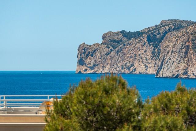 Exclusive studio apartment with sea views for sale in Santa Ponsa, Mallorca