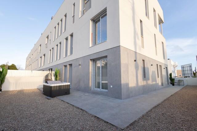 Ground Floor Apartment with Community Pool and Gym for Sale in Ibiza Town