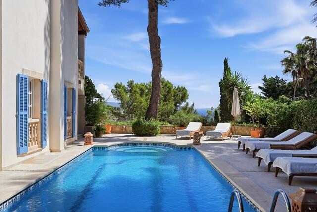 Encantadora villa con vistas al mar en venta en Sol de Mallorca, Suroeste de Mallorca