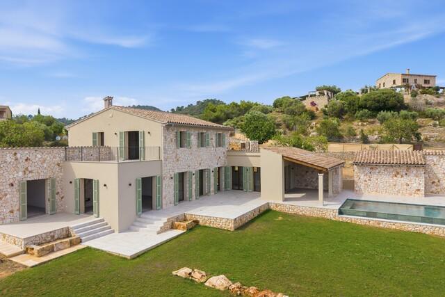 Elegant New-Build Finca with Sea Views in Cala Millor