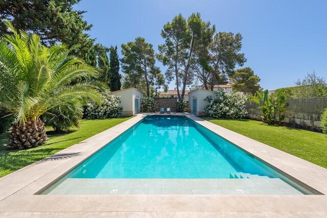 Exklusive Villa zum Verkauf, 200 m vom Strand entfernt in Puerto Pollensa, Nordmallorca