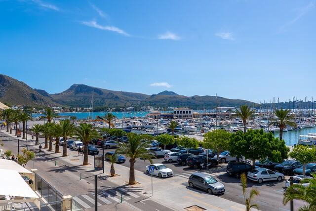 Beachfront Apartment with sea views for sale in Puerto Pollensa, North Mallorca