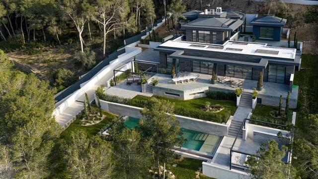 New Balinese Style Villa for Sale in Santa Ponsa, Southwest Mallorca
