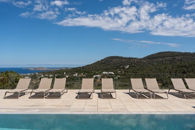 Apartamento con vistas al mar y excelentes zonas comunes en Cala Vadella, Ibiza