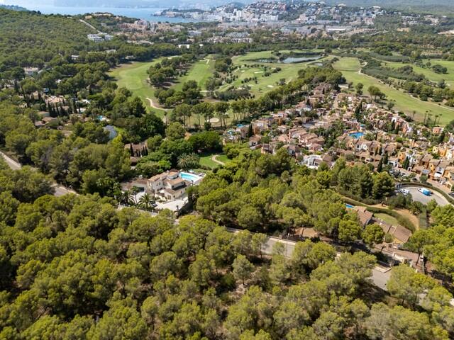 Parcela junto al golf en venta en Santa Ponsa, suroeste de Mallorca