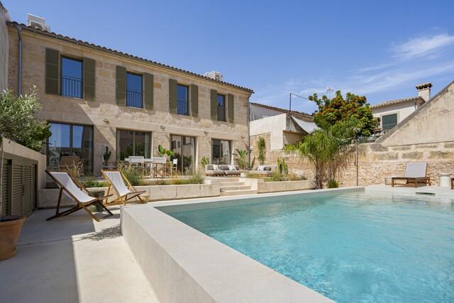 Renoviertes Dorfhaus mit Pool zum Verkauf in Ariany, Zentral-Mallorca