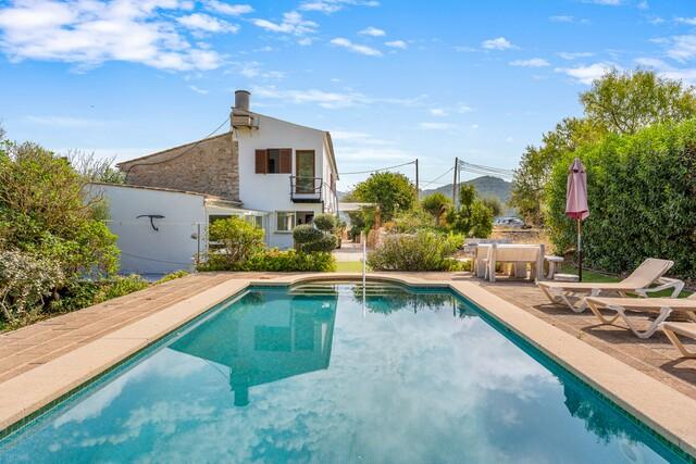 Investment Finca with Pool for Sale in S'Arracó, Southwest Mallorca