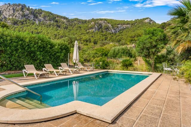 Investment Finca with Pool for Sale in S'Arracó, Southwest Mallorca