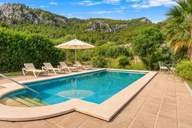 Finca de inversión con piscina en venta en S'Arracó, suroeste de Mallorca