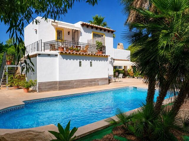 Abgelegenes Landhaus mit Pool und Gästehaus zum Verkauf hinter Roca Llisa, Ibiza