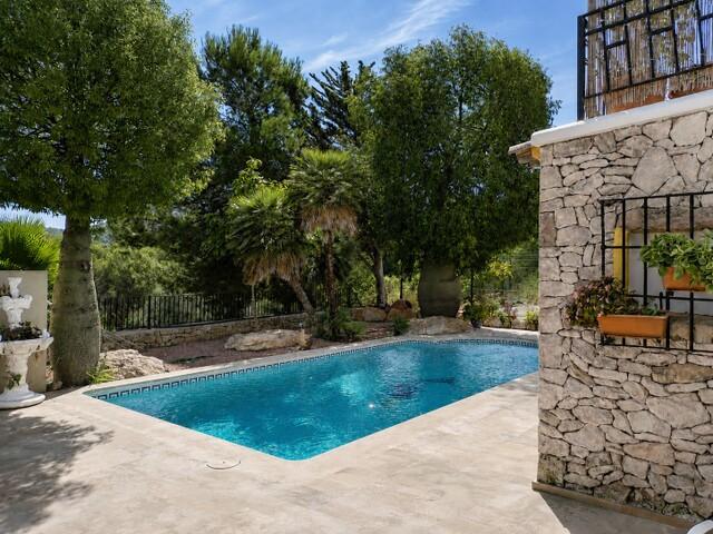 Abgelegenes Landhaus mit Pool und Gästehaus zum Verkauf hinter Roca Llisa, Ibiza